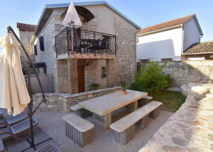 Fiorela 1 By Interhome Lejlighed Poreč