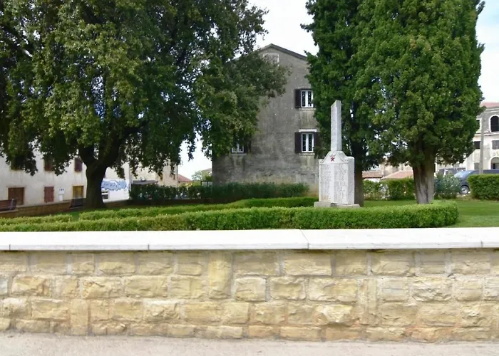 Fiorela 1 By Interhome Lejlighed Poreč