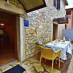 Fiorela 1 By Interhome Poreč