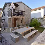 Fiorela 1 By Interhome Apartamento Poreč