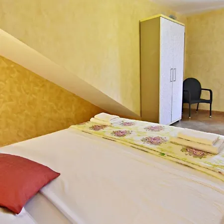 Apartamento Fiorela 1 By Interhome Poreč