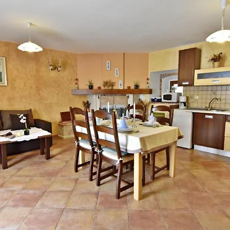 شقة Fiorela 1 By Interhome *